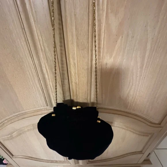 Elegant Black Velvet Evening Bag - Picture 2 of 8